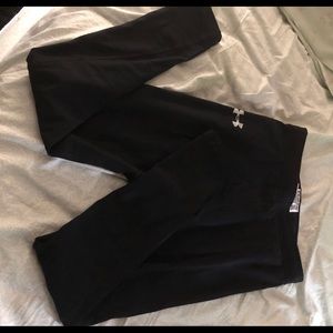 Women’s black Under Armour leggings!!